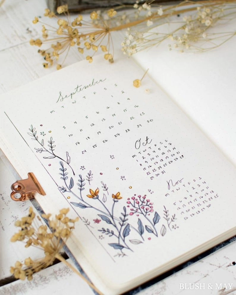 Guia Completo de Temas para Bullet Journal 8 Tema para Bullet Journal - Capa de mês com flores e calendário - Blush & May - Fonte Pinterest